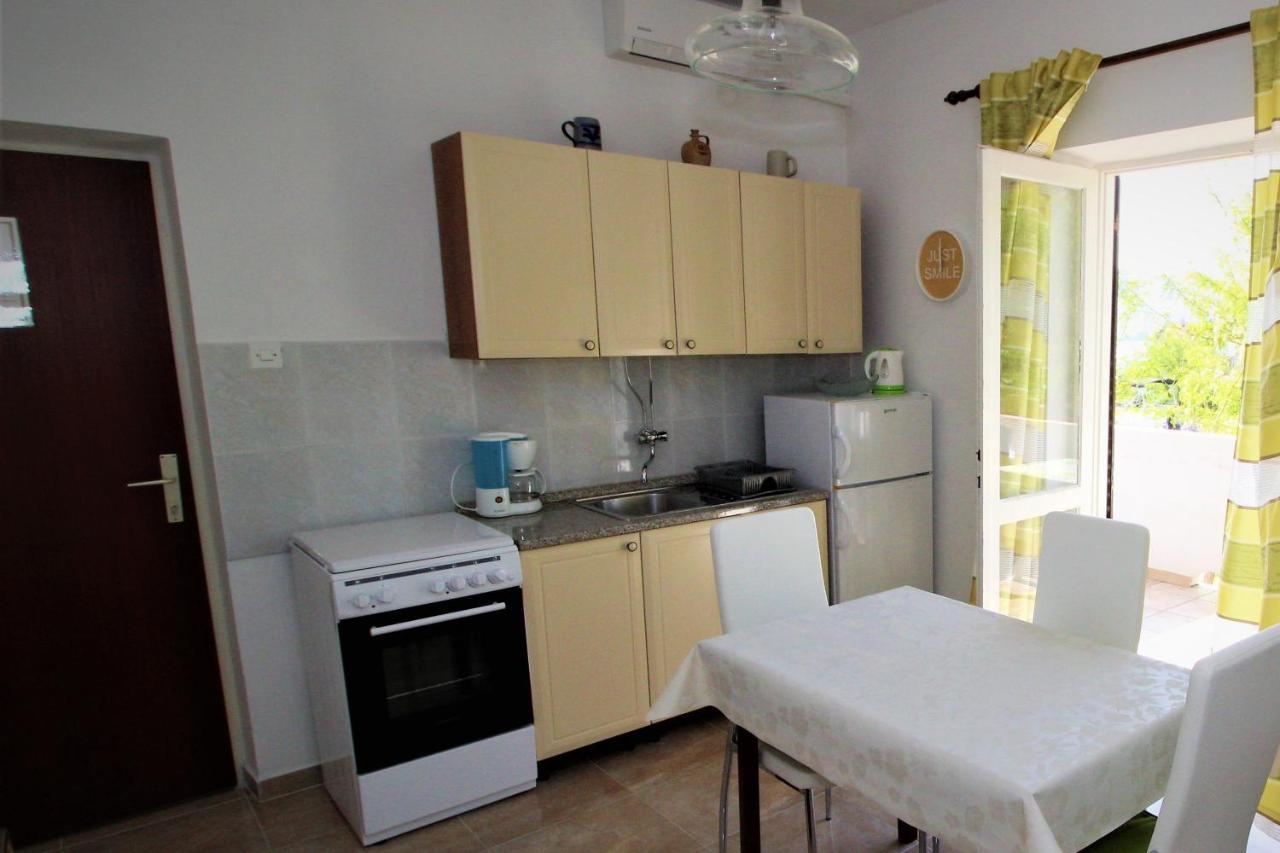 Apartments And Rooms With Parking Space Pag - 13060 Паг Екстериор снимка