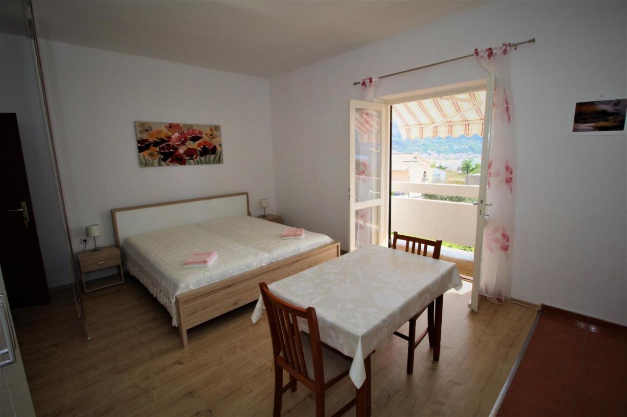 Apartments And Rooms With Parking Space Pag - 13060 Паг Екстериор снимка