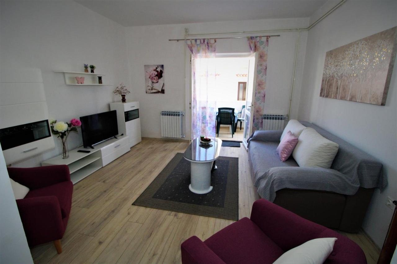 Apartments And Rooms With Parking Space Pag - 13060 Паг Екстериор снимка