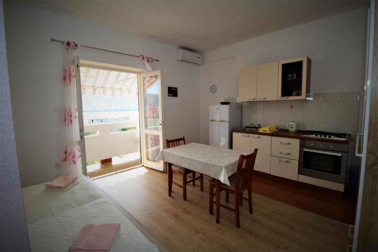 Apartments And Rooms With Parking Space Pag - 13060 Паг Екстериор снимка